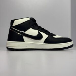 Alternative view of 𝗡𝗶𝗸𝗲 𝗣𝗮𝗻𝗱𝗮 [ 𝗕𝗹𝗮𝗰𝗸/𝗪𝗵𝗶𝘁𝗲 ]