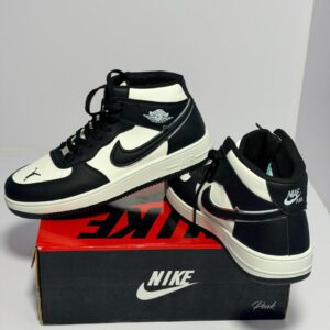 𝗡𝗶𝗸𝗲 𝗣𝗮𝗻𝗱𝗮 [ 𝗕𝗹𝗮𝗰𝗸/𝗪𝗵𝗶𝘁𝗲 ]