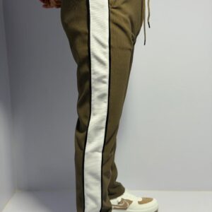 Alternative view of 𝐑𝐞𝐥𝐚𝐱𝐞𝐝 𝐅𝐢𝐭 𝐂𝐚𝐬𝐮𝐚𝐥 𝐉𝐨𝐠𝐠𝐞𝐫𝐬 𝐎𝐥𝐢𝐯𝐞