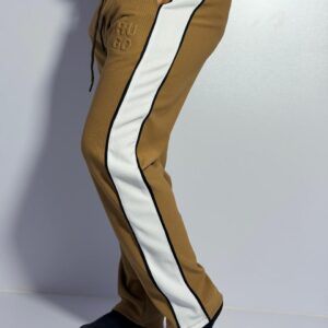 𝐑𝐞𝐥𝐚𝐱𝐞𝐝 𝐅𝐢𝐭 𝐂𝐚𝐬𝐮𝐚𝐥 𝐉𝐨𝐠𝐠𝐞𝐫𝐬 𝐁𝐫𝐨𝐰𝐧